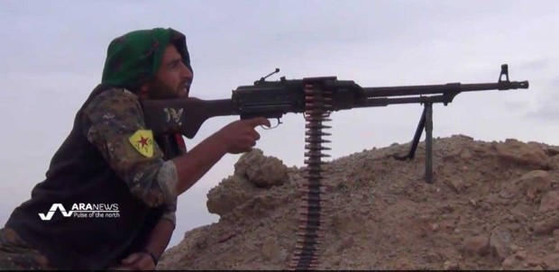 A Kurdish fighter from the YPG on the anti-ISIS fighting front south Hasakah. Photo: ARA News 