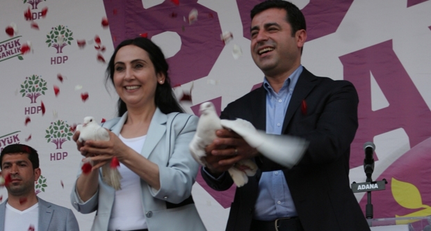 Co-présidents de HDP Figen Yüksekdağ et Selahattin Demirtas