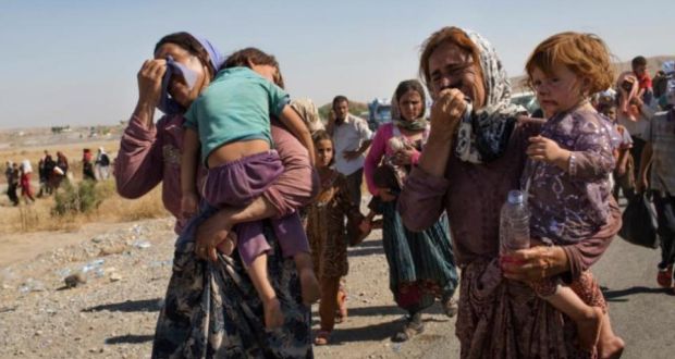 Getuigenissen van Yezidi-vrouwen geven gestalte aan het woord “genocide” — Artikel Béatrice Delvaux in Le Soir (19-10-2021)