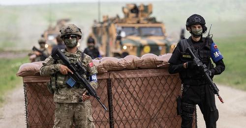 NAVO criminaliseert Koerdische beweging in akkoord met Turkije – Ludo De Brabander in De Wereld Morgen (6 juli 2022)